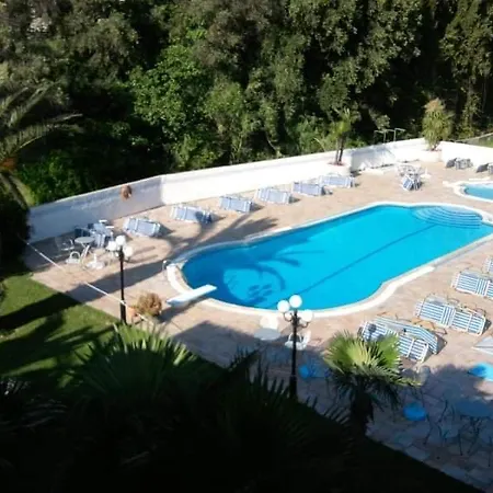 מלון דירות Poseidon 3*