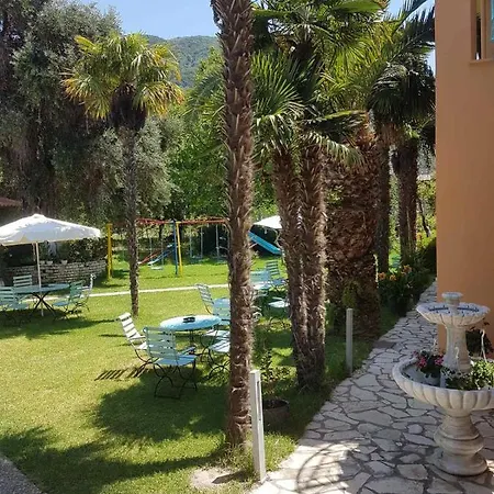 Lägenhetshotell Poseidon Agios Gordios (Corfu)